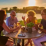 Wellness With Sauna, Outdoor Bath And Shower, Parc Maasresidence Vila Thorn