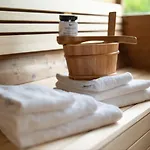 Wellness With Sauna, Outdoor Bath And Shower, Parc Maasresidence Vila *