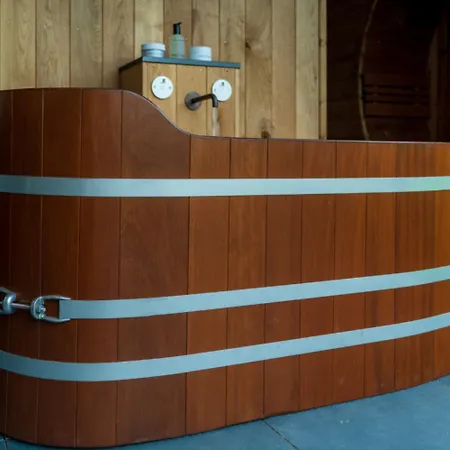 Wellness With Sauna, Outdoor Bath And Shower, Parc Maasresidence Villa *