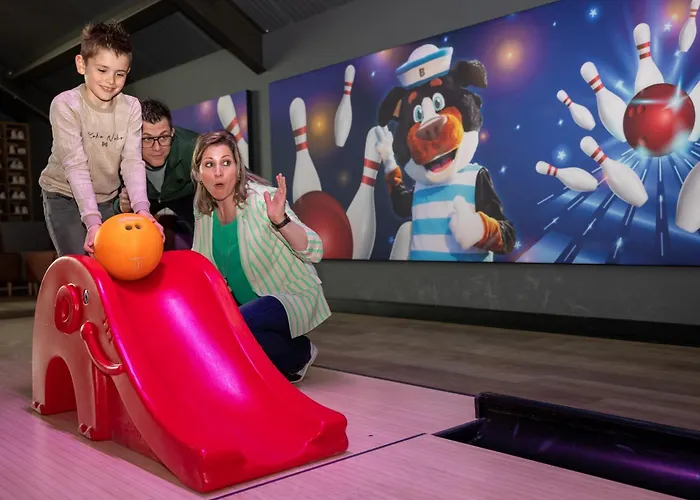 Wellness With Sauna, Outdoor Bath And Shower, Parc Maasresidence 토른