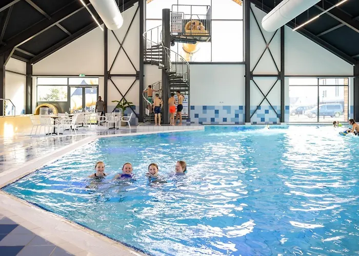 Wellness With Sauna, Outdoor Bath And Shower, Parc Maasresidence 빌라 토른